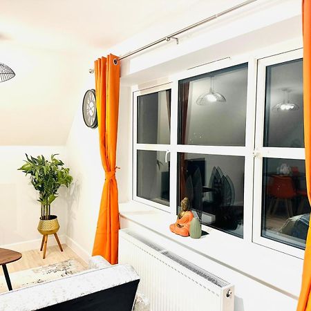 Dover Luxury Apartments, Near Ferry Екстериор снимка