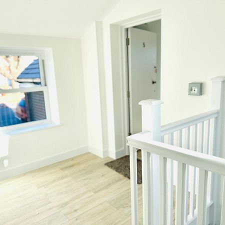 Dover Luxury Apartments, Near Ferry Екстериор снимка